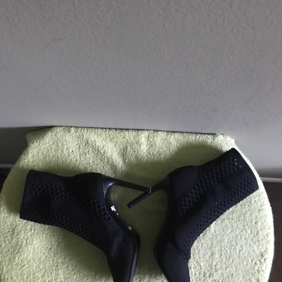 Charles David Black Open toe Ankle Boots - Picture 7 of 9